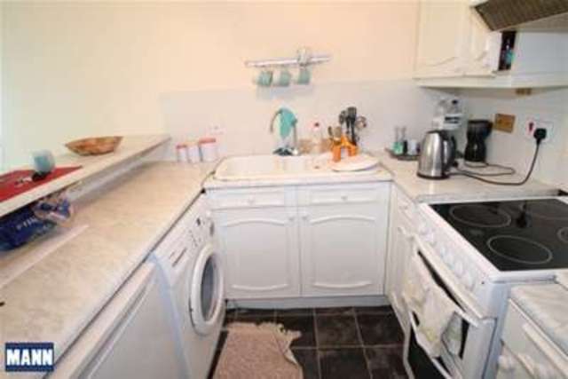  Image of 1 bedroom Flat to rent in Swallow Close Greenhithe DA9 at Greenhithe, DA9 9PT