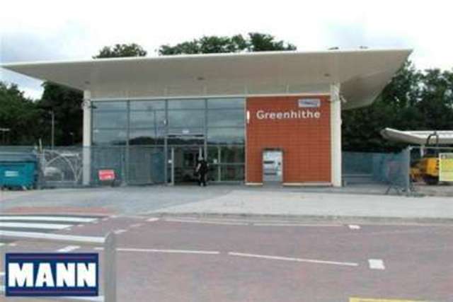  Image of 1 bedroom Flat to rent in Swallow Close Greenhithe DA9 at Greenhithe, DA9 9PT