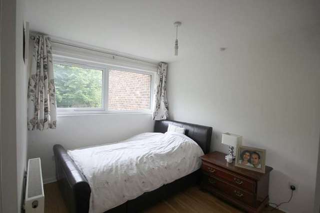  Image of 3 bedroom End of Terrace for sale in Swinburne Close Royston SG8 at Royston Hertfordshire, SG8 5SX