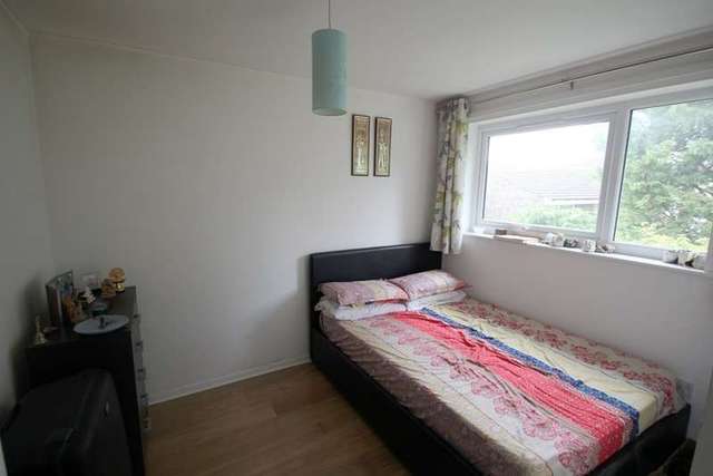  Image of 3 bedroom End of Terrace for sale in Swinburne Close Royston SG8 at Royston Hertfordshire, SG8 5SX
