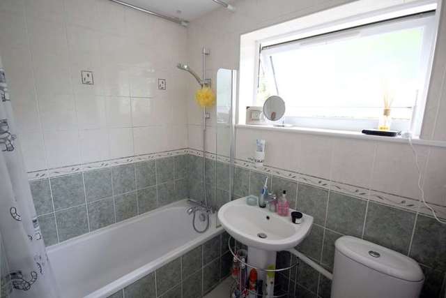  Image of 3 bedroom End of Terrace for sale in Swinburne Close Royston SG8 at Royston Hertfordshire, SG8 5SX
