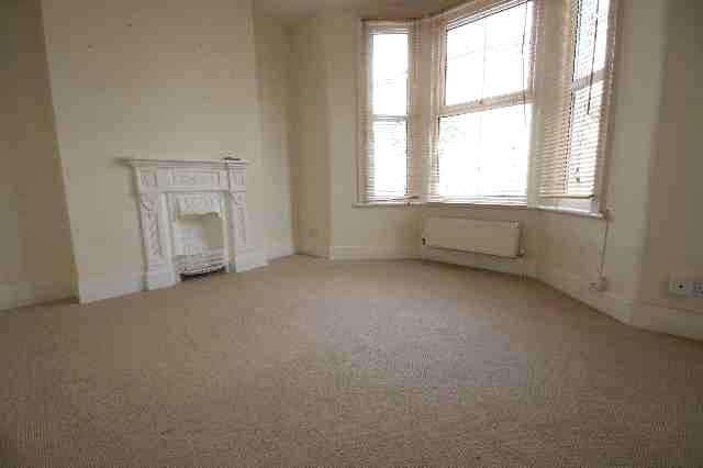  Image of 1 bedroom Flat to rent in Temple Dwellings Temple Street London E2 at Temple Street London Bethnal Green, E2 6QG