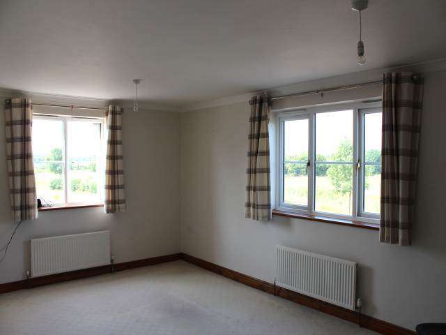  Image of 2 bedroom Flat to rent in The Avenue St. Georges Weston-super-Mare BS22 at St Georges Weston-super-Mare St Georges, BS22 7RA