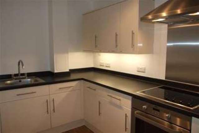 Image of 2 bedroom Flat to rent in Surbiton Avenue Southend-on-Sea SS1 at Southend-on-Sea, SS1 2NJ