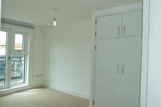  Image of 2 bedroom Flat to rent in Surbiton Avenue Southend-on-Sea SS1 at Southend-on-Sea, SS1 2NJ