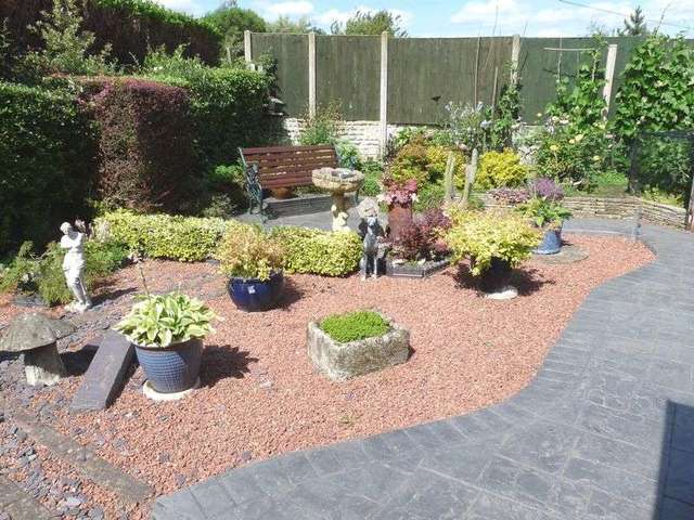  Image of 3 bedroom Detached house for sale in The Crest Linton Swadlincote DE12 at The Crest Linton Swadlincote, DE12 6QE