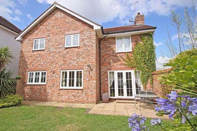  Image of 4 bedroom Detached house for sale in The Fountains Loughton IG10 at The Fountains  Loughton, IG10 4RZ