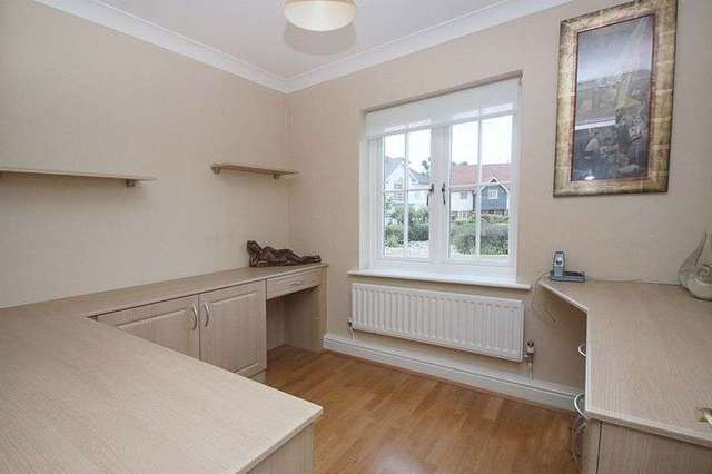  Image of 4 bedroom Detached house for sale in The Fountains Loughton IG10 at The Fountains  Loughton, IG10 4RZ