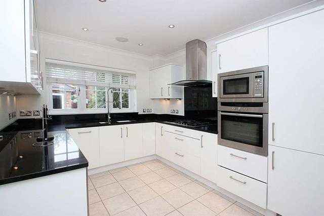  Image of 4 bedroom Detached house for sale in The Fountains Loughton IG10 at The Fountains  Loughton, IG10 4RZ