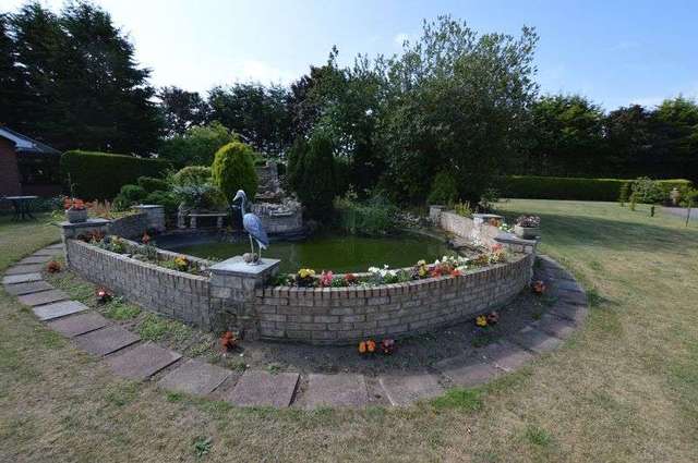  Image of 4 bedroom Detached house for sale in Wellsyke Lane Kirkby-on-Bain Woodhall Spa LN10 at Wellsyke Lane Kirkby-on-Bain Woodhall Spa, LN10 6YU