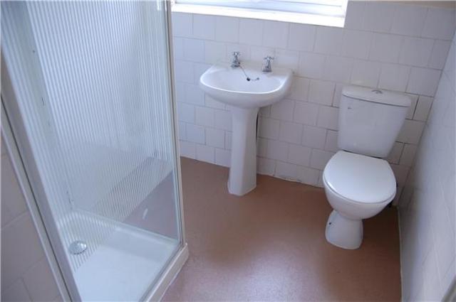  Image of 2 bedroom Flat to rent in Parabola Road Cheltenham GL50 at Parabola Road  Gloucestershire, GL50 3BD