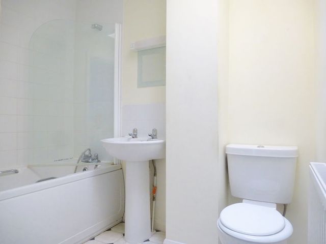  Image of 2 bedroom Flat to rent in Thompson Road Brighton BN1 at Thompson Road  Brighton, BN1 7BH