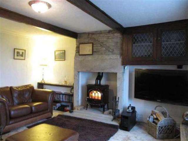  Image of 2 bedroom End of Terrace to rent in Hubberton Green Sowerby Bridge HX6 at Sowerby, HX6 1NR