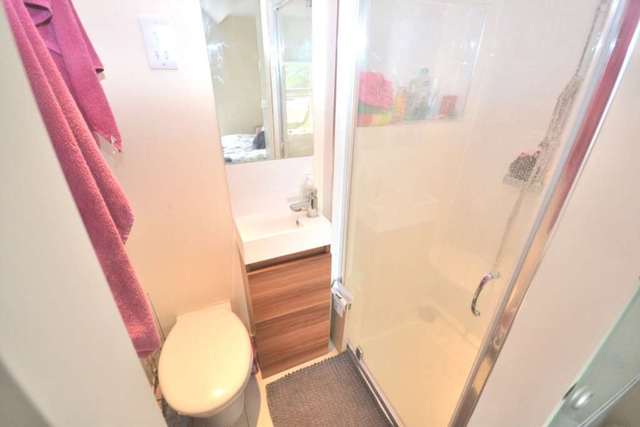  Image of 1 bedroom House Share to rent in Tilehurst Road Reading RG1 at Tilehurst Road  Reading, RG1 7TT