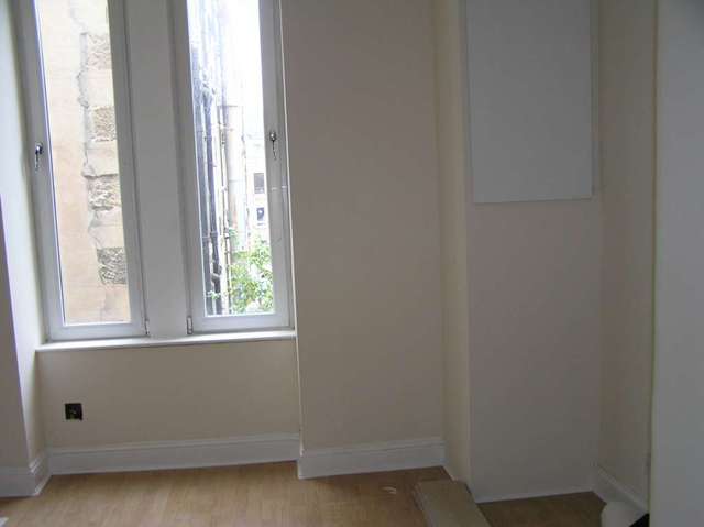  Image of 1 bedroom Flat to rent in Torrisdale Street Glasgow G42 at Torrisdale Street Queens Park Glasgow, G42 8PP