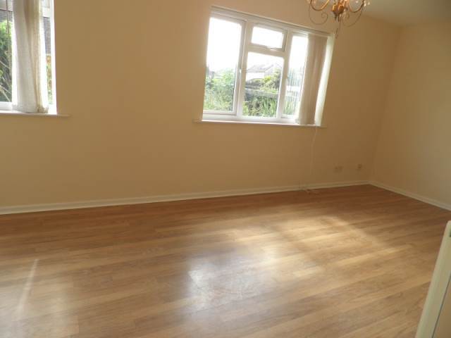 Image of 2 bedroom Flat to rent in Tower View Frome BA11 at Frome Somerset Frome, BA11 5AP