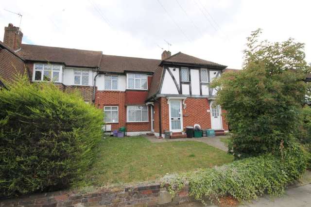  Image of 2 bedroom Maisonette to rent in Tudor Drive Morden SM4 at Tudor Drive  Morden, SM4 4PL