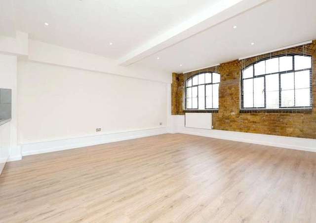  Image of 2 bedroom Flat to rent in Tyssen Street London E8 at London  Dalston, E8 2LY