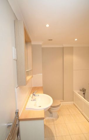  Image of 4 bedroom Property to rent in Underwood Rise Tunbridge Wells TN2 at Underwood Rise  Tunbridge Wells, TN2 5RY