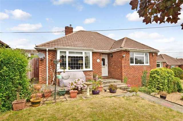  Image of 3 bedroom Bungalow for sale in Vauxhall Crescent Snodland ME6 at Snodland Kent Snodland, ME6 5JT