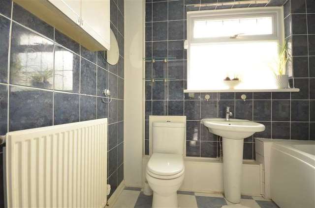  Image of 3 bedroom Bungalow for sale in Vauxhall Crescent Snodland ME6 at Snodland Kent Snodland, ME6 5JT