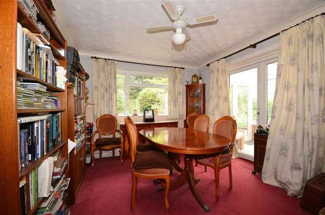  Image of 3 bedroom Bungalow for sale in Vauxhall Crescent Snodland ME6 at Snodland Kent Snodland, ME6 5JT