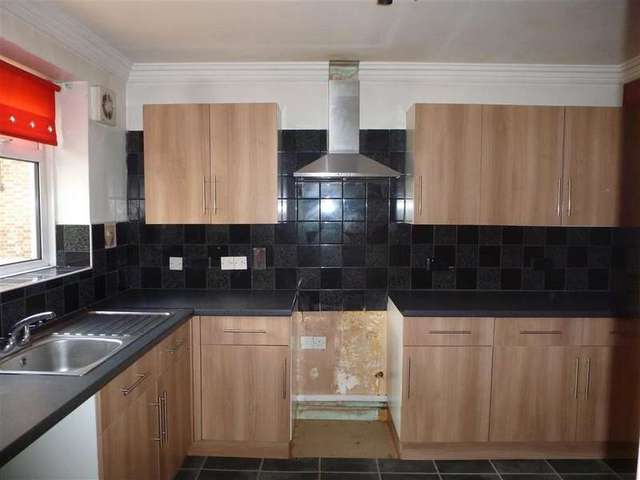  Image of 2 bedroom Detached house for sale in Victor Walk Hornchurch RM12 at Hornchurch Essex Hornchurch, RM12 4XQ