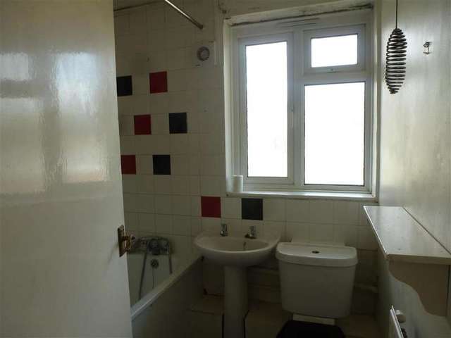  Image of 2 bedroom Detached house for sale in Victor Walk Hornchurch RM12 at Hornchurch Essex Hornchurch, RM12 4XQ