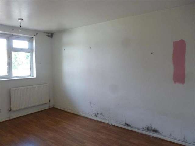  Image of 2 bedroom Detached house for sale in Victor Walk Hornchurch RM12 at Hornchurch Essex Hornchurch, RM12 4XQ