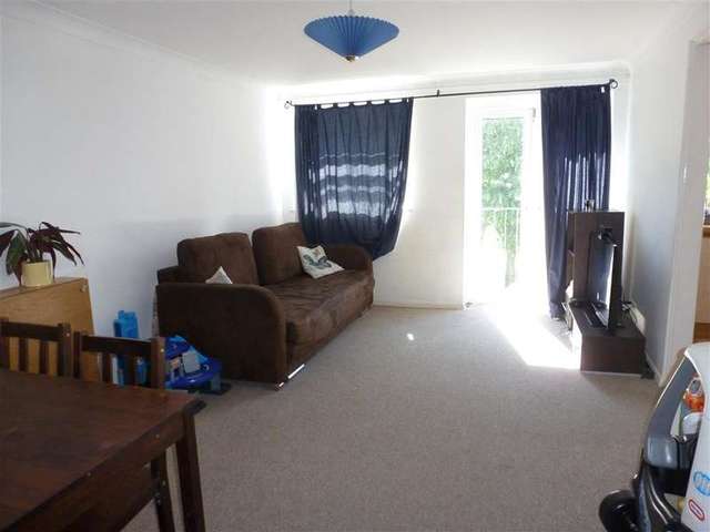  Image of 2 bedroom Flat for sale in Norfolk Court Victoria Park Gardens Worthing BN11 at Worthing West Sussex Worthing, BN11 4ED