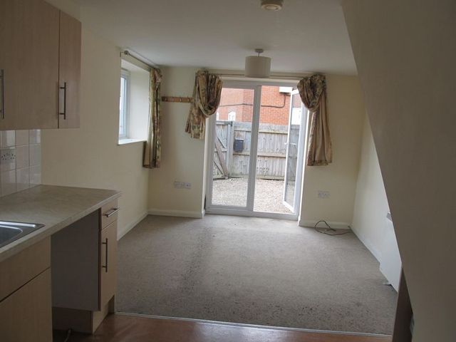 Image of 1 bedroom Terraced house to rent in Vine Street Evesham WR11 at 3 Vine Street  Evesham, WR11 4RE