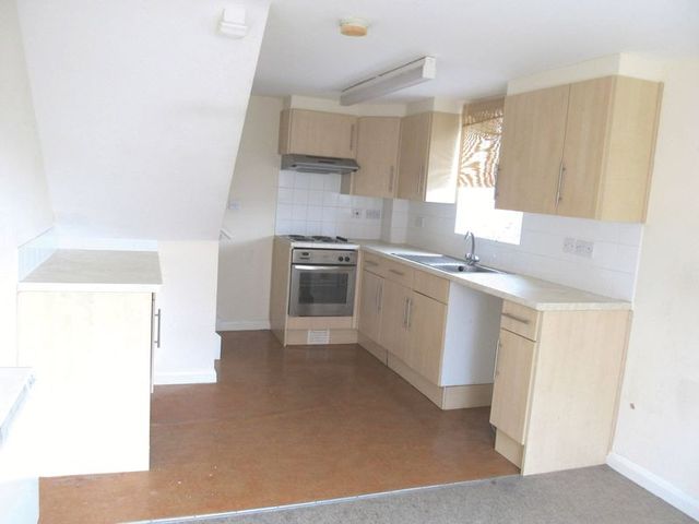  Image of 1 bedroom Terraced house to rent in Vine Street Evesham WR11 at 3 Vine Street  Evesham, WR11 4RE