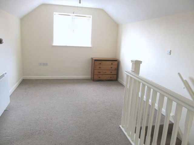  Image of 1 bedroom Terraced house to rent in Vine Street Evesham WR11 at 3 Vine Street  Evesham, WR11 4RE