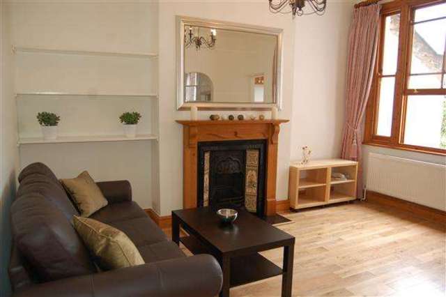  Image of 1 bedroom Apartment to rent in Vineyard Hill Road London SW19 at Wimbledon Park, SW19 7JJ