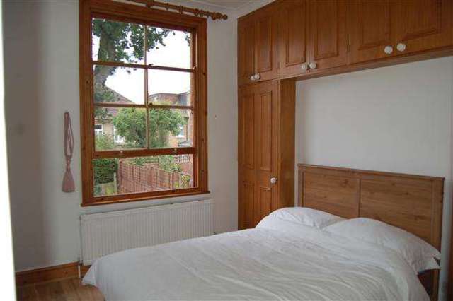  Image of 1 bedroom Apartment to rent in Vineyard Hill Road London SW19 at Wimbledon Park, SW19 7JJ