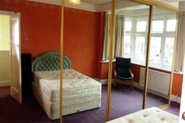  Image of 3 bedroom Detached house to rent in The Risings London E17 at London, E17 3PH