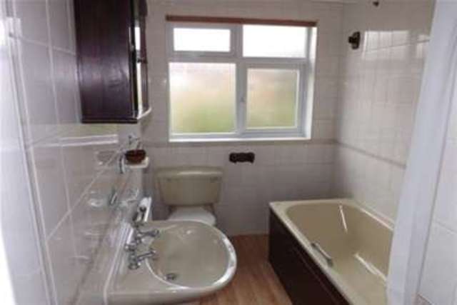  Image of 3 bedroom Detached house to rent in Elphinstone Road London E17 at London, E17 5EX