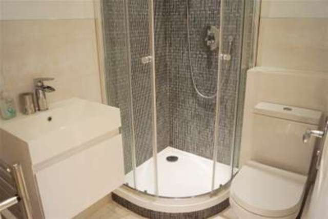  Image of 3 bedroom Terraced house to rent in Gainsborough Court Walton-on-Thames KT12 at Walton-on-Thames, KT12 1NL