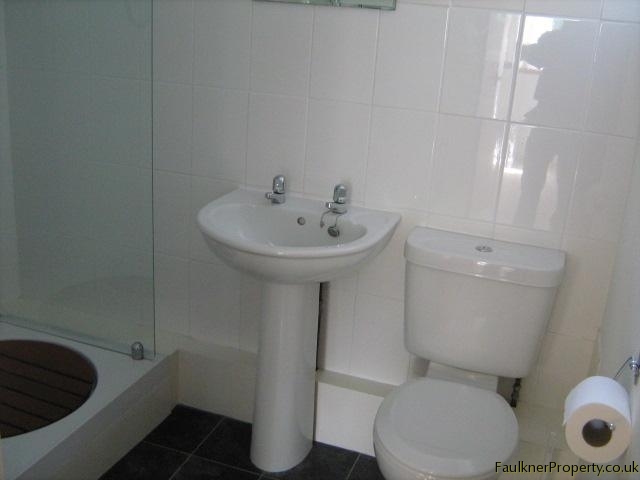  Image of 2 bedroom Maisonette to rent in Walton Road Wavendon Milton Keynes MK17 at Wavendon, MK17 8LH
