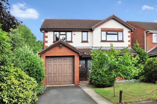  Image of 4 bedroom Detached house for sale in Wards Close Badsey Lane Evesham WR11 at Wards Close  Evesham, WR11 3DH