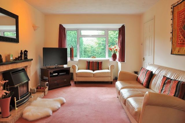  Image of 4 bedroom Detached house for sale in Wards Close Badsey Lane Evesham WR11 at Wards Close  Evesham, WR11 3DH