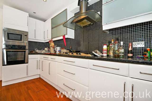  Image of 6 bedroom Terraced house to rent in Warham Road London N4 at Haringey Ladder  Harringay, N4 1AS