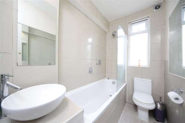  Image of 1 bedroom Flat to rent in Queenstown Road London SW8 at Chelsea Bridge Wharf Queenstown Road Nine Elms, SW8 4NJ