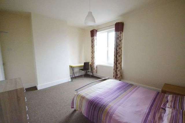  Image of 4 bedroom Flat to rent in Wath Road Wombwell Barnsley S73 at Wath Road Wombwell Barnsley, S73 0SE