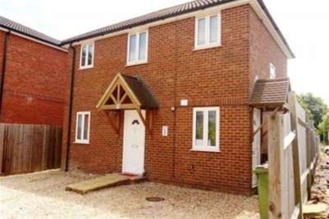  Image of 1 bedroom Flat to rent in Thornycroft Lane Worting Basingstoke RG22 at Basingstoke, RG22 5EE