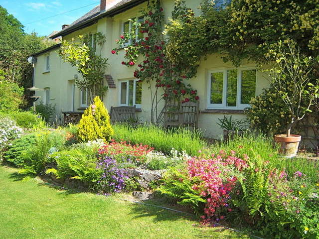  Image of 4 bedroom Cottage for sale in Lower Broad Oak Road West Hill Ottery St. Mary EX11 at West Hill Ottery St Mary Devon, EX11 1XH