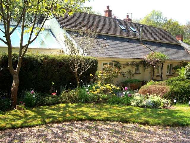  Image of 4 bedroom Cottage for sale in Lower Broad Oak Road West Hill Ottery St. Mary EX11 at West Hill Ottery St Mary Devon, EX11 1XH