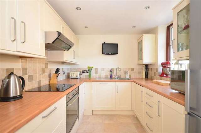  Image of 2 bedroom End of Terrace for sale in Western Road Crowborough TN6 at Crowborough East Sussex Crowborough, TN6 3EE