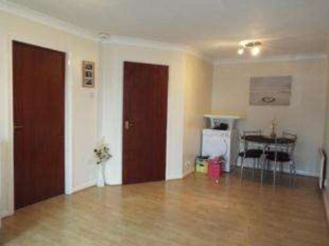  Image of 1 bedroom Flat for sale in Westgate Court Waltham Cross EN8 at Waltham Cross Hertfordshire Waltham Cross, EN8 8RZ