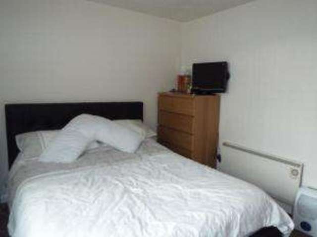  Image of 1 bedroom Flat for sale in Westgate Court Waltham Cross EN8 at Waltham Cross Hertfordshire Waltham Cross, EN8 8RZ